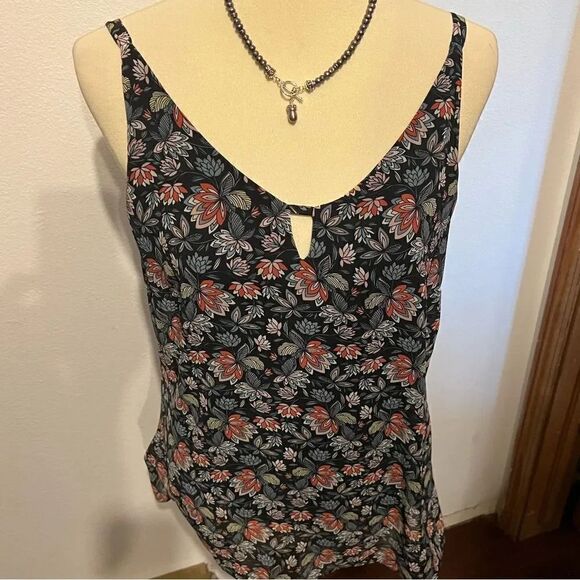 EUC Cabi Sleeveless Flowered Lined V-Neck Top Size Small #31 - Picture 1 of 11